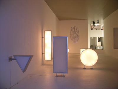 <i>Silent Titanium Bilboards</i>, 2005, installation, light equipment (aluminium, plexiglass, bulbs), various dimensions