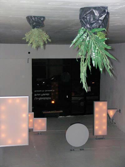 Nom ads land , 2005; Silent Titanium Bilboards, 2005, Installation, Light equipment (aluminium, Plexiglass, bulbs)